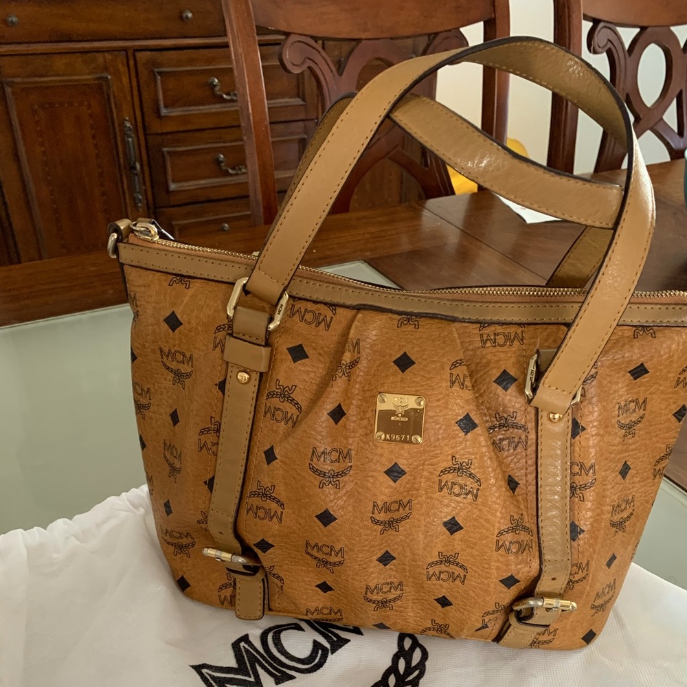 MCM authentic 💯 monogram shoulder bag